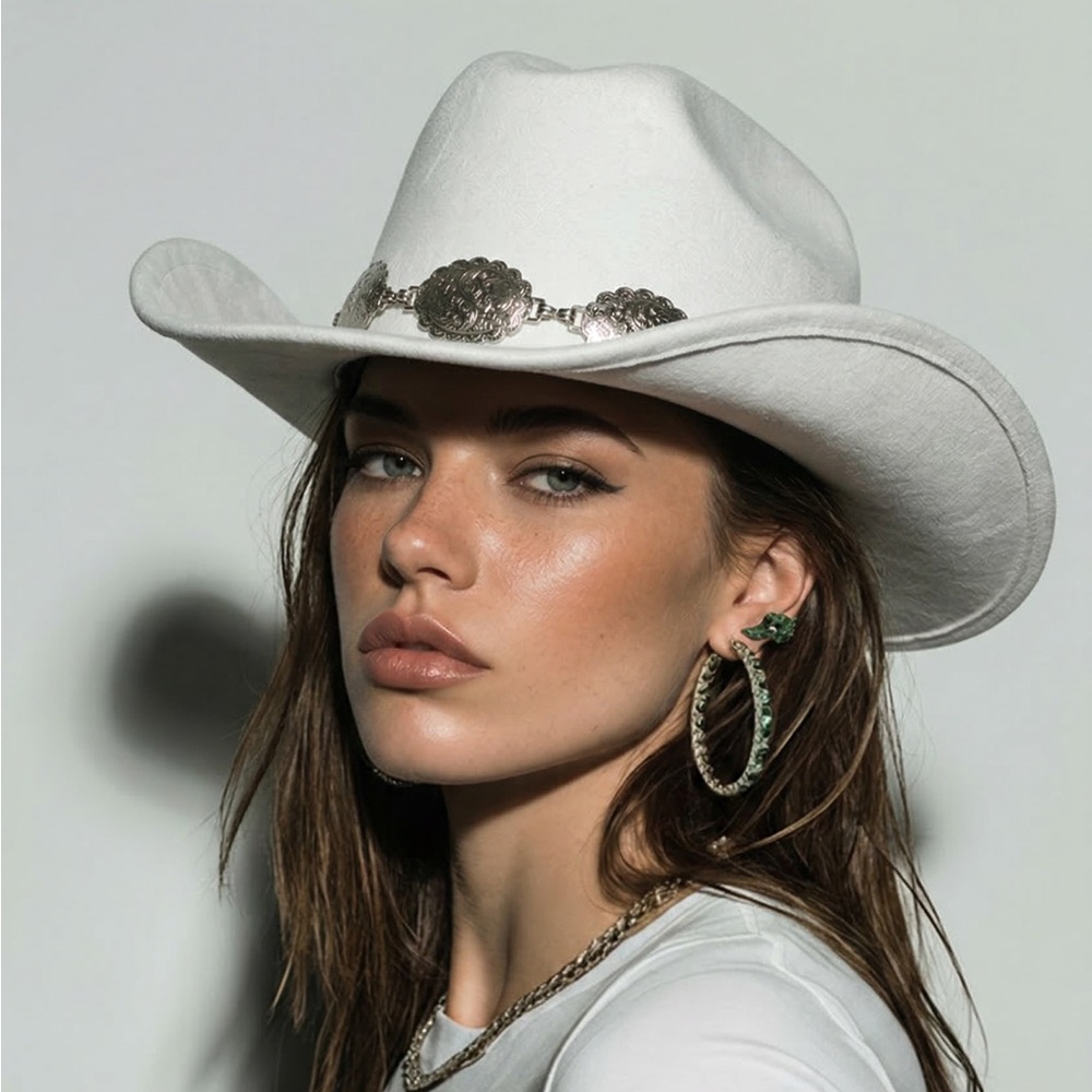 Illuma Metal Concho Western White Hat New